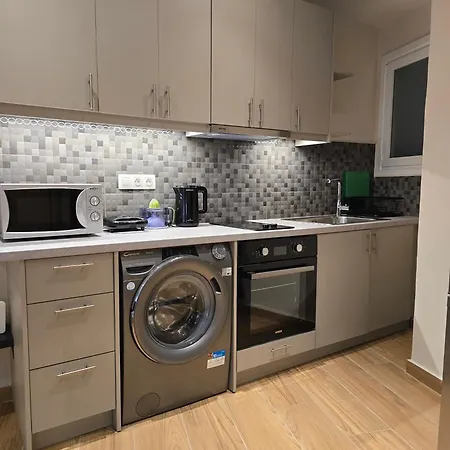 Dream By Metro Apartment *